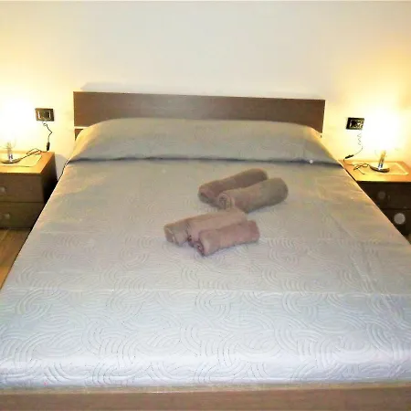 Casa Chiaramonte דירה *
